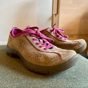 Dansko Elise Women’s Suede Sneaker Shoes Size 8